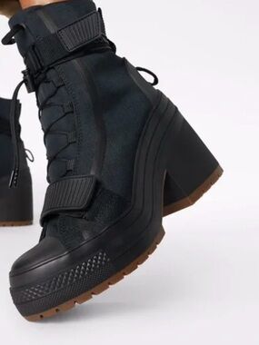 Converse Chuck Taylor All Star GR82 Boot. Canvas Boot. Women’s  US  sz 10